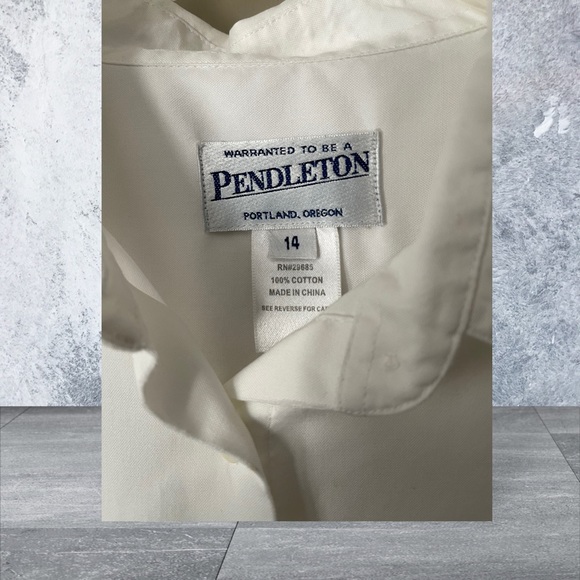 Pendleton White Button Down Blouse. EUC - Picture 3 of 3